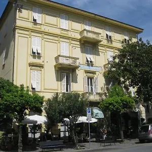 Miramare 3*, Lavagna Italien